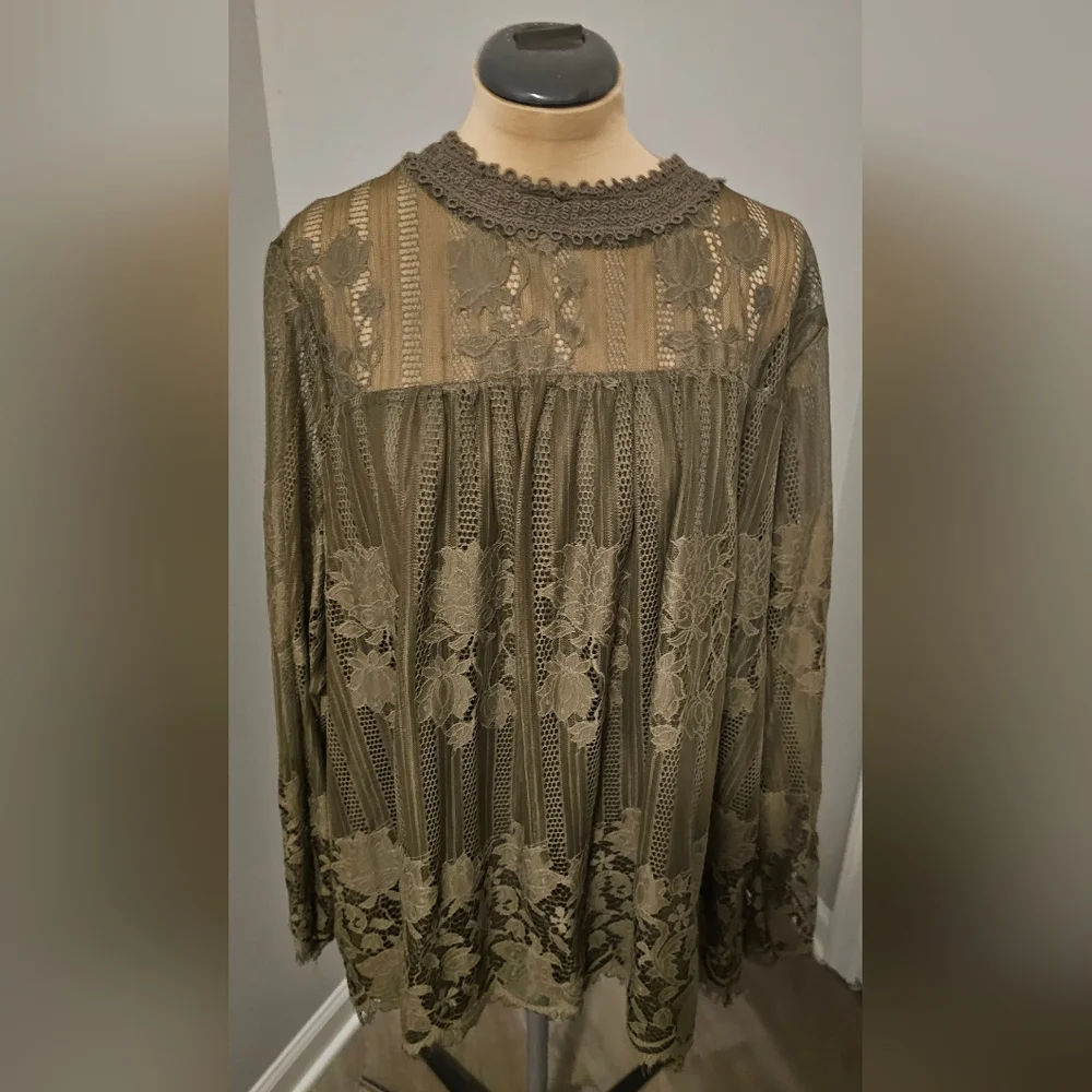 Est. 1946 Army Green Floral Lace Flowy Tunic Plus Size 26/28W New without Tags - Picture 1 of 6